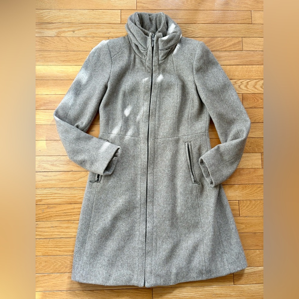 Zara Women's 50% Wool Peacoat in Oatmeal and Cream